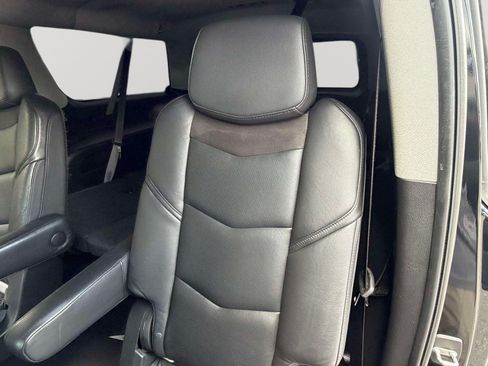 Used 2019 Cadillac Escalade ESV Luxury AWD/4WD image 26