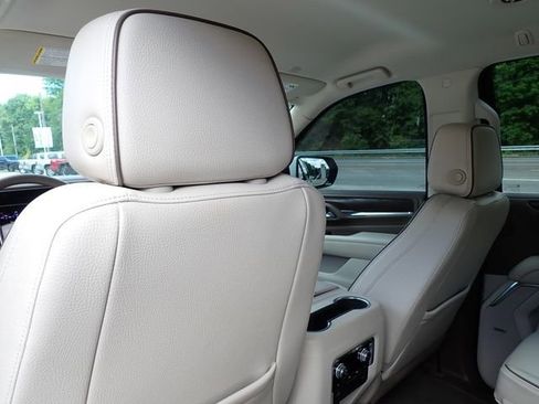 Used 2021 GMC Yukon Denali AWD/4WD image 17