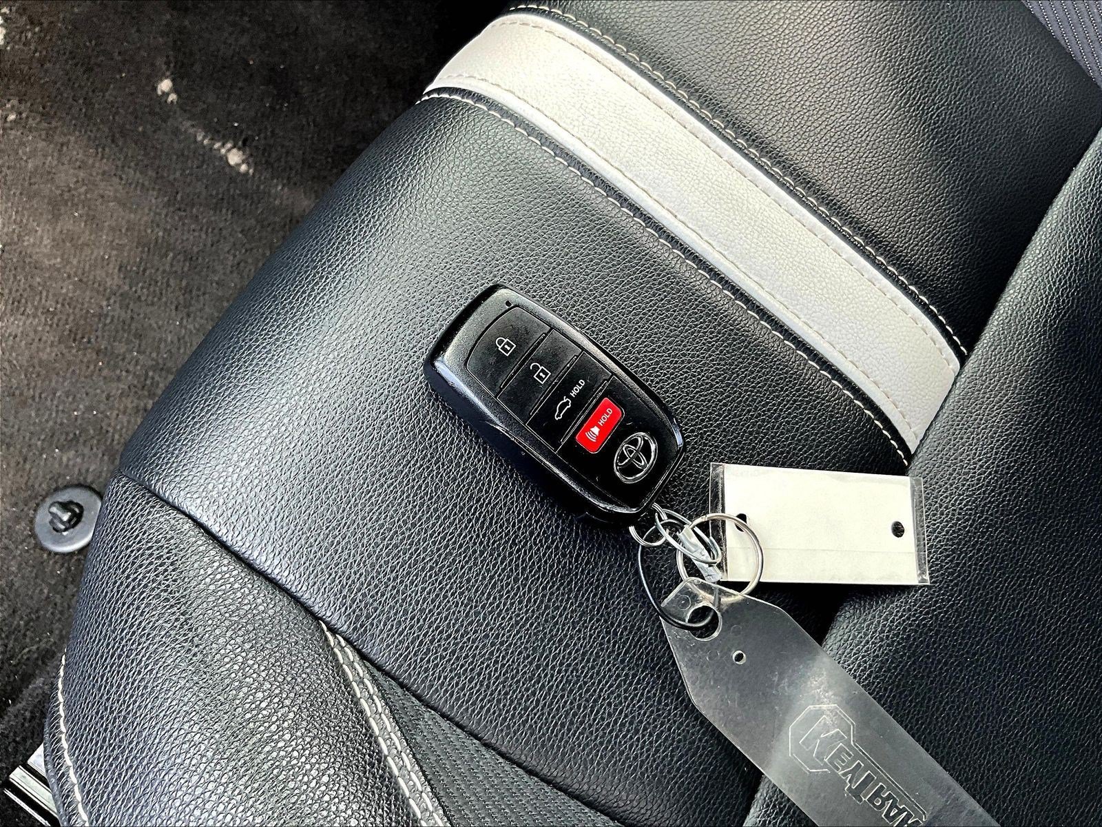 Used 2025 Toyota Camry SE FWD image 35