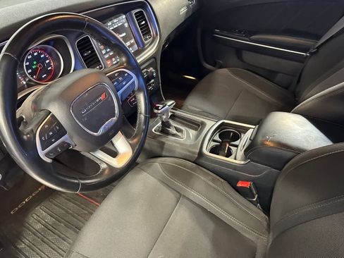 Used 2017 Dodge Charger SXT RWD image 14