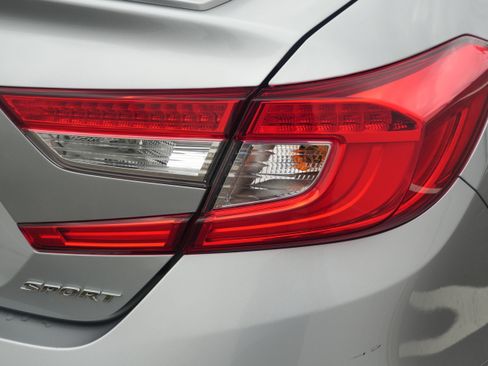 Used 2019 Honda Accord Sport image 13