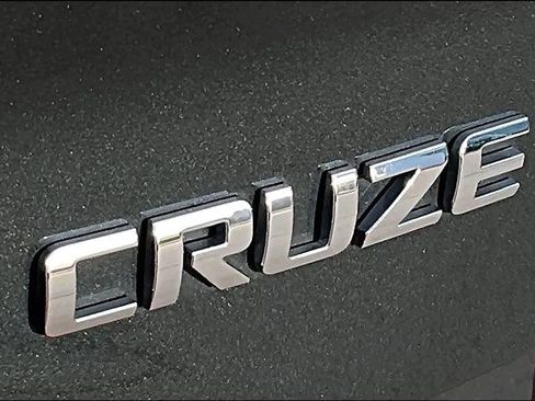 Used 2017 Chevrolet Cruze LT image 30