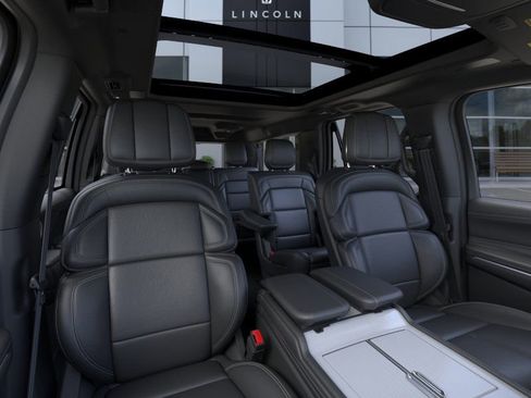 New 2026 Lincoln Navigator L Reserve w/ Jet Appearance Package image 10