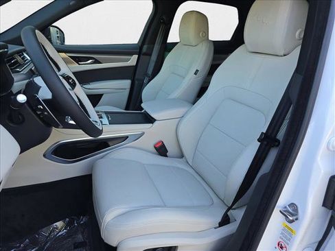 New 2026 Jaguar F-PACE R-Dynamic S image 12