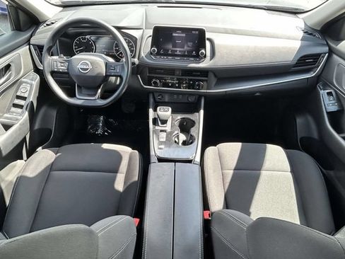 Used 2025 Nissan Rogue S FWD image 9