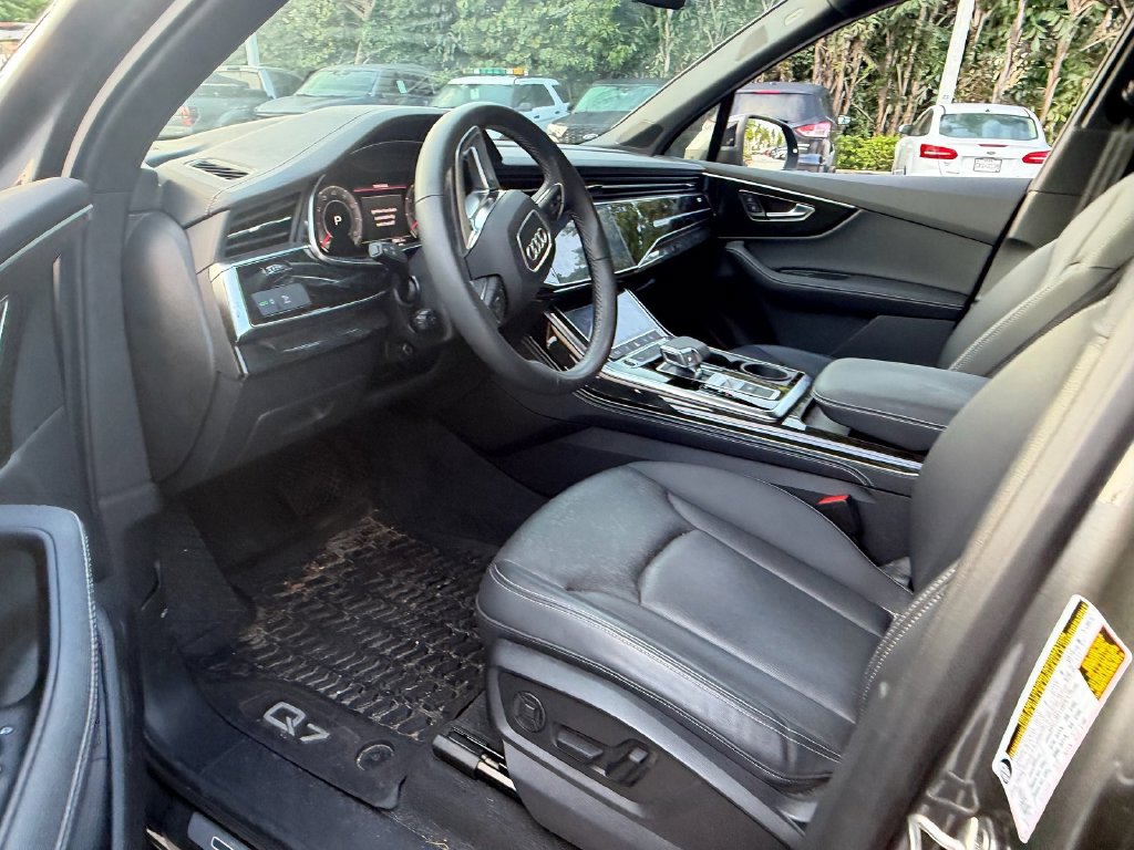 Used 2025 Audi Q7 2.0T Premium Plus w/ Premium Plus Package AWD/4WD image 11