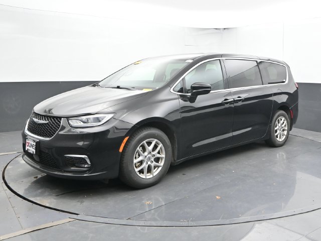 Used 2025 Chrysler Pacifica Select FWD image 7