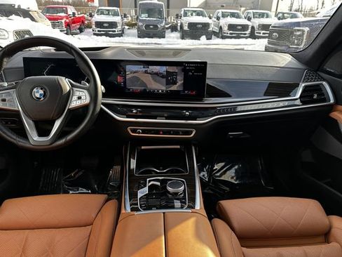 Used 2024 BMW X7 xDrive40i image 15
