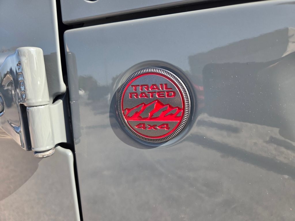 Used 2024 Jeep Wrangler Unlimited Rubicon AWD/4WD image 5