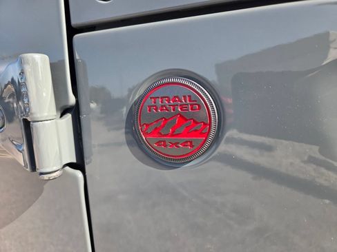 Used 2024 Jeep Wrangler Unlimited Rubicon AWD/4WD image 5