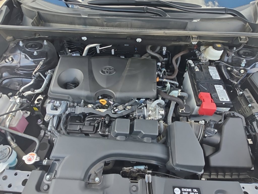 Used 2025 Toyota RAV4 XLE AWD/4WD image 34