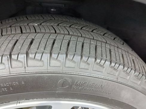 Used 2025 Ford Explorer ST-Line AWD/4WD image 11