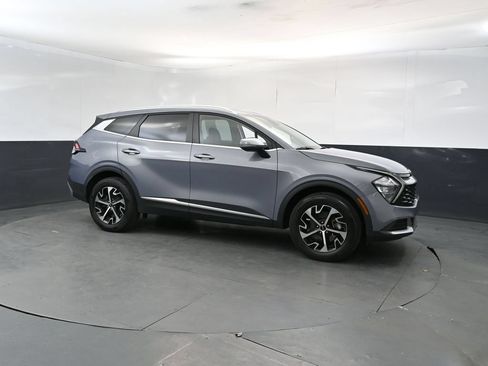 Used 2023 Kia Sportage EX AWD/4WD image 7