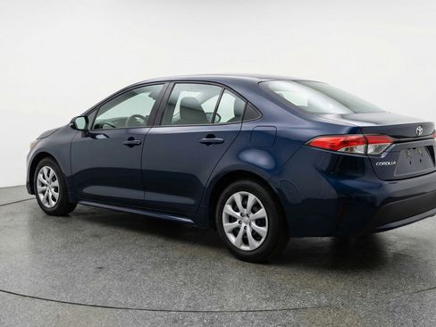 Used 2025 Toyota Corolla LE FWD image 6