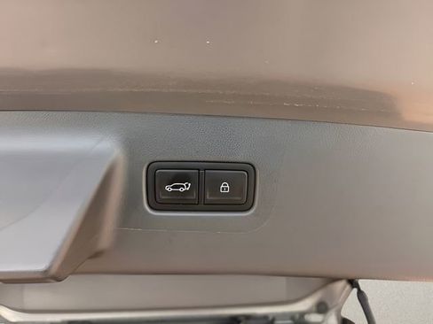 Used 2025 Hyundai Santa Fe SEL image 9