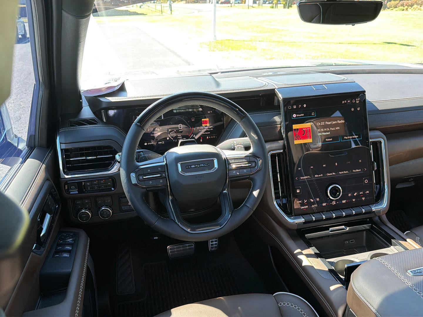 Used 2026 GMC Yukon Denali Ultimate AWD/4WD image 21