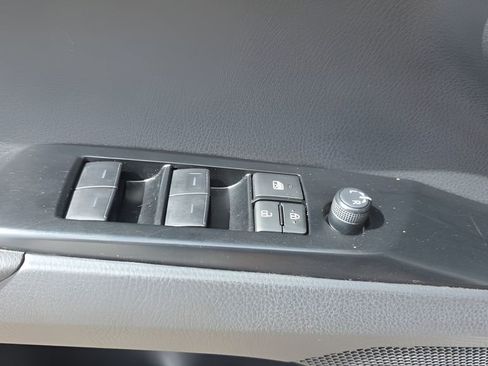 Used 2025 Toyota Camry LE FWD image 21