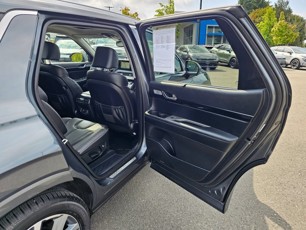 Used 2021 Hyundai Palisade Limited w/ Winter Package AWD/4WD image 28