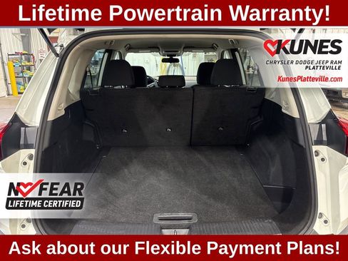 Used 2023 Nissan Rogue S image 15