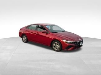 Used 2025 Hyundai Elantra SE FWD video 2