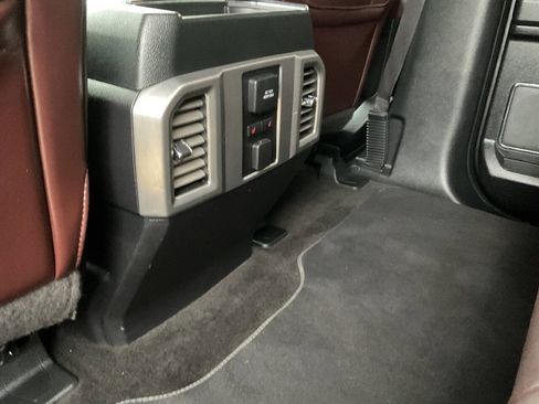 Used 2015 Ford F150 Platinum w/ Equipment Group 701A Luxury AWD/4WD image 13
