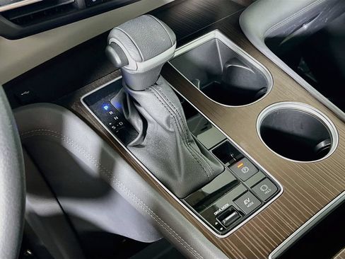 Certified 2023 Toyota Sienna XLE FWD image 15