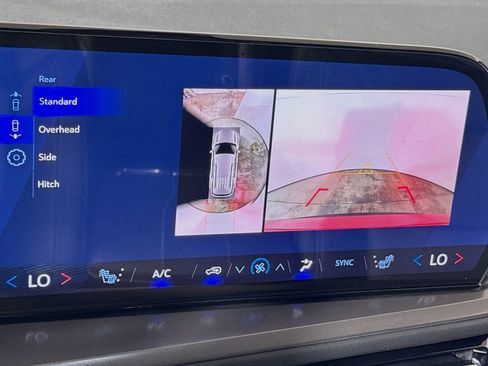 New 2026 Chevrolet Traverse LT w/ Enhanced Driving Package FWD image 9