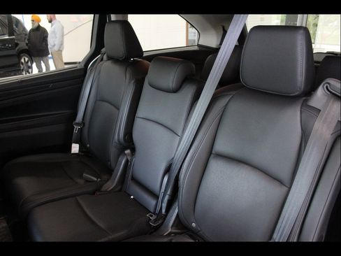 Certified 2025 Honda Odyssey EX-L image 17