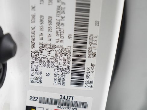 Used 2025 Toyota Sequoia Platinum image 32