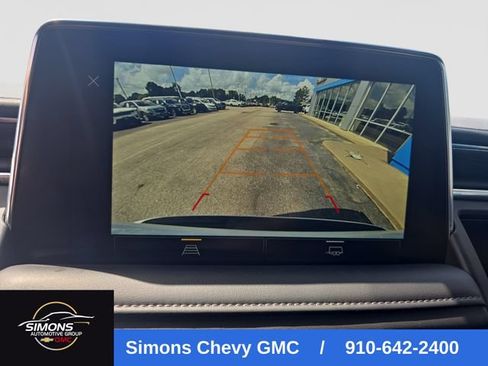 Used 2024 Chevrolet Suburban LT RWD image 25