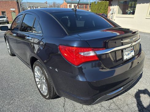 Used 2011 Chrysler 200 Limited image 3
