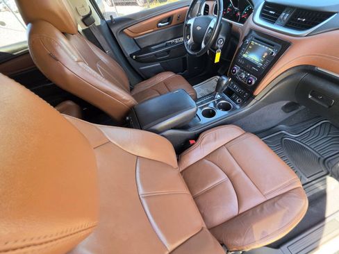 Used 2015 Chevrolet Traverse LT FWD image 4