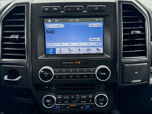 Used 2018 Ford Expedition Limited w/ Equipment Group 301A AWD/4WD image 18