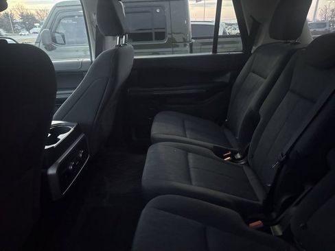 Used 2022 Ford Expedition XLT image 4