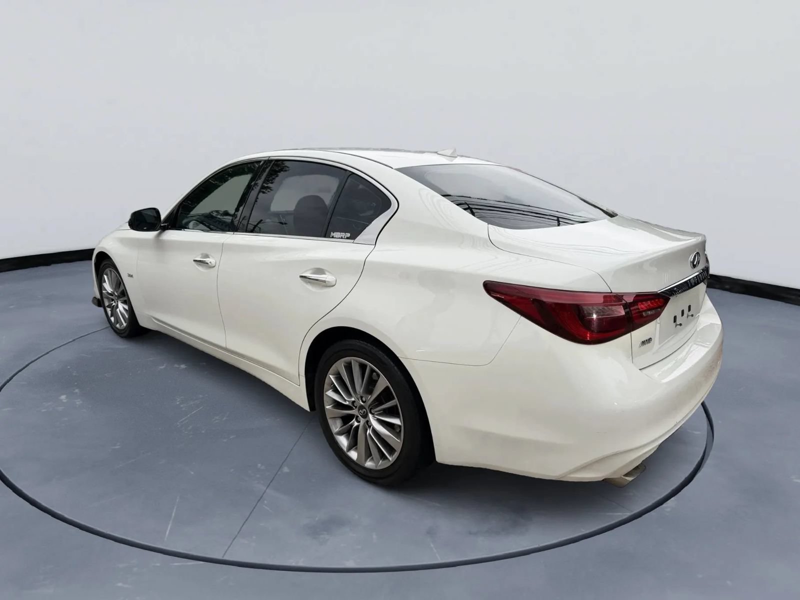 Used 2018 INFINITI Q50 Luxe AWD/4WD image 3