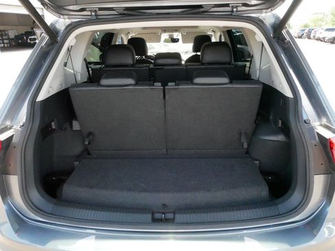 Used 2019 Volkswagen Tiguan SEL Premium w/ 3rd Row Seat Package AWD/4WD image 18