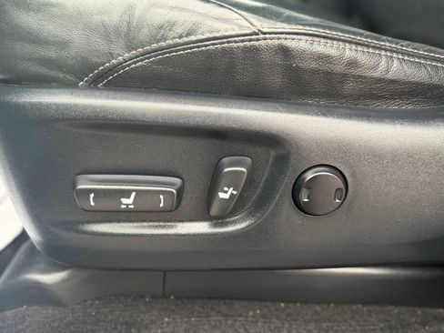 Used 2016 Toyota 4Runner Limited image 18