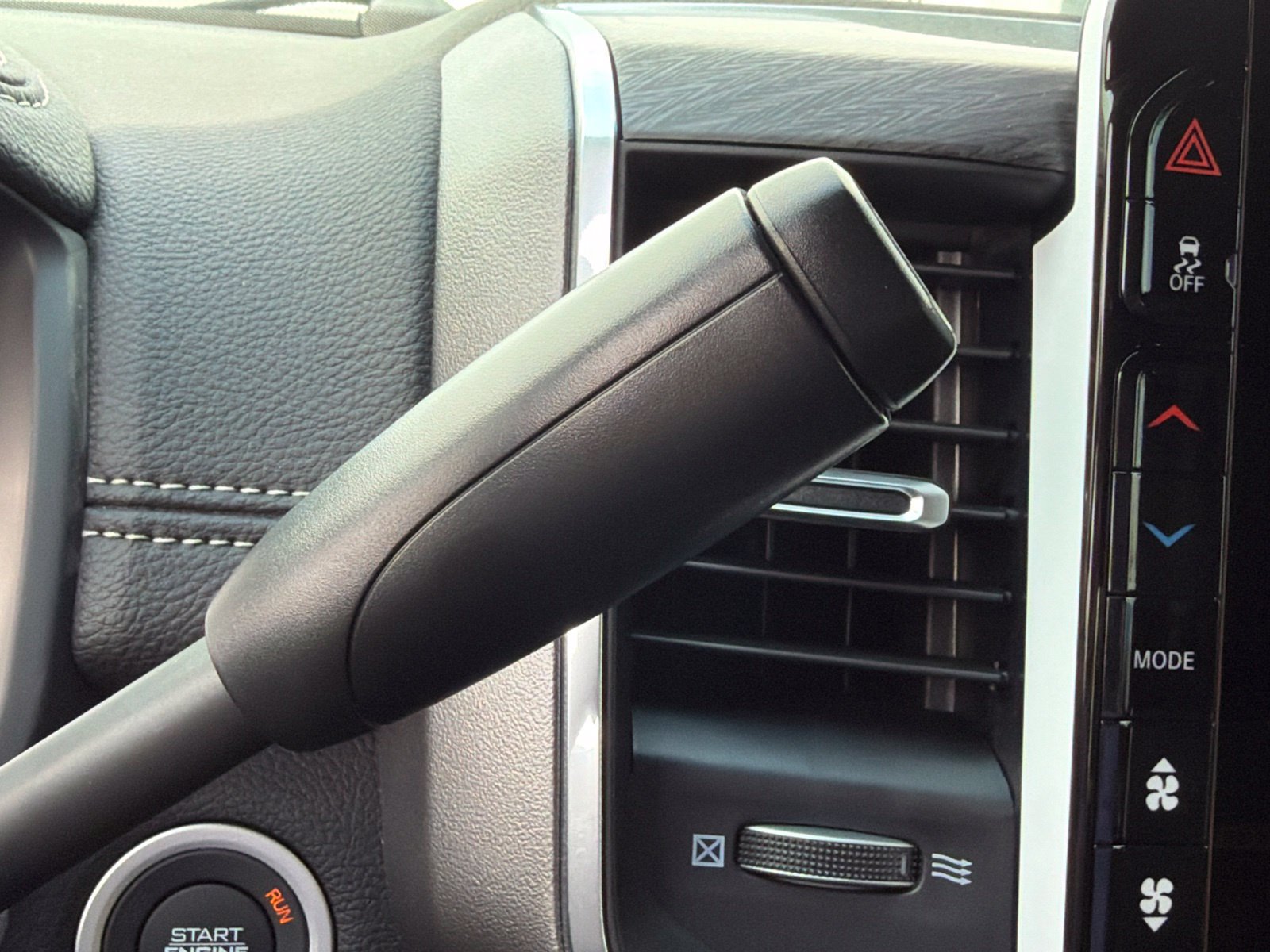 New 2027 RAM 2500 Laramie w/ Night Edition AWD/4WD image 25