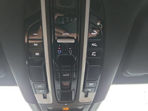 Used 2019 Porsche Cayenne AWD/4WD image 28