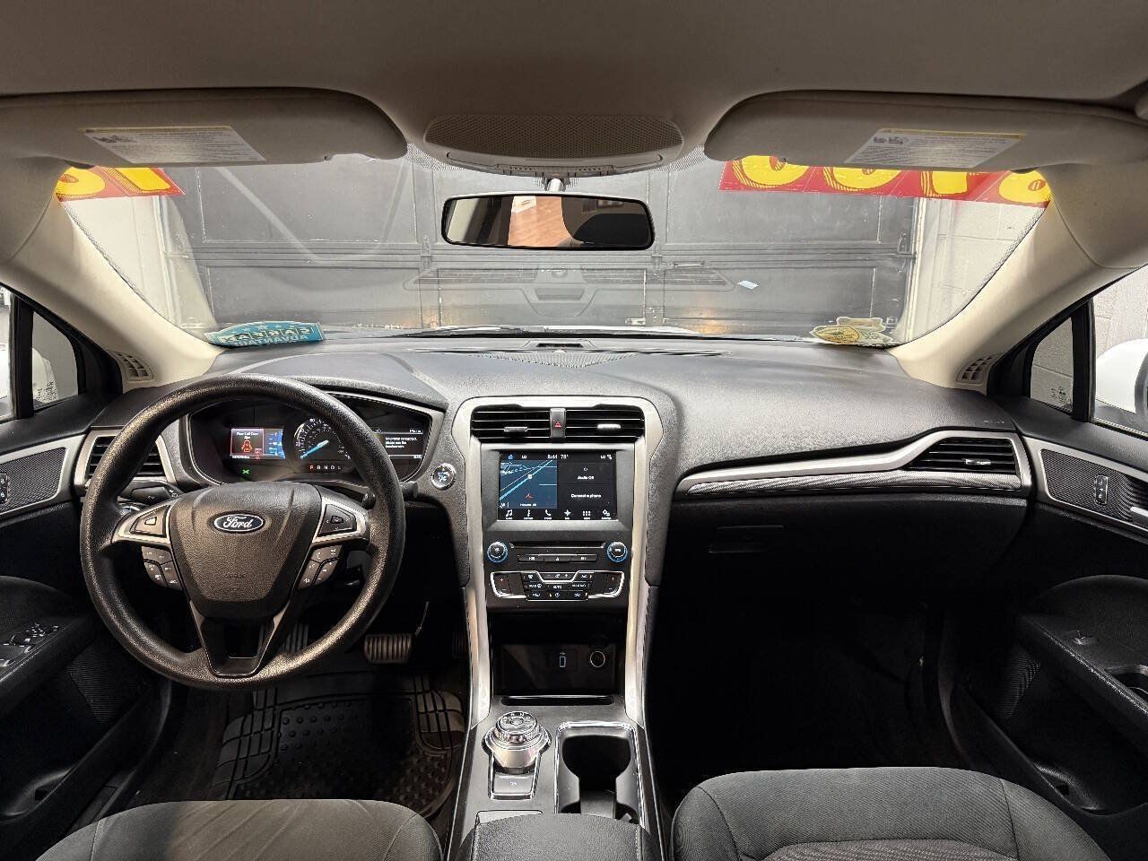 Used 2018 Ford Fusion SE w/ Fusion SE Technology Package FWD image 15