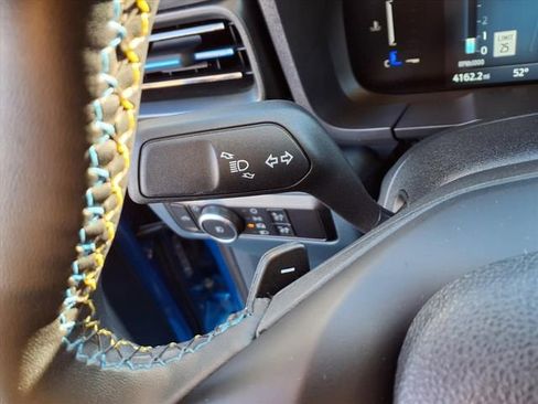 Used 2025 Ford Maverick Lobo image 11