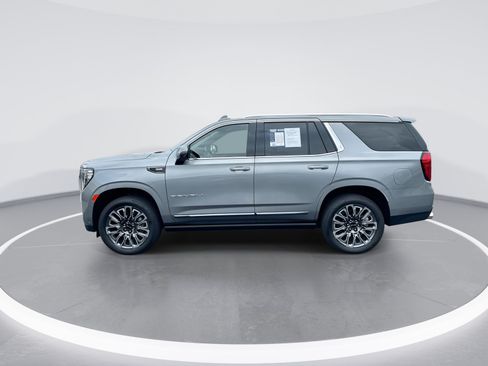 Used 2023 GMC Yukon Denali Ultimate AWD/4WD image 6