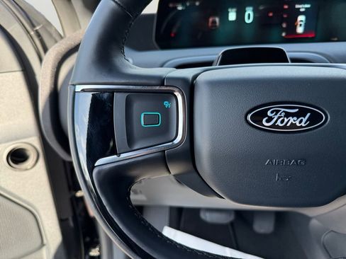 Used 2025 Ford Expedition Platinum w/ Stealth Appearance Package image 21