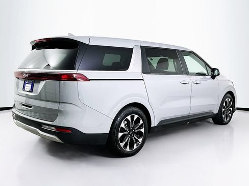 Used 2024 Kia Carnival EX FWD image 7