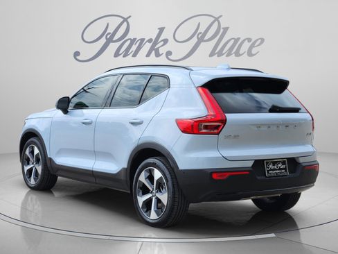 Used 2026 Volvo XC40 B5 Plus w/ Protection Package Premier AWD/4WD image 4