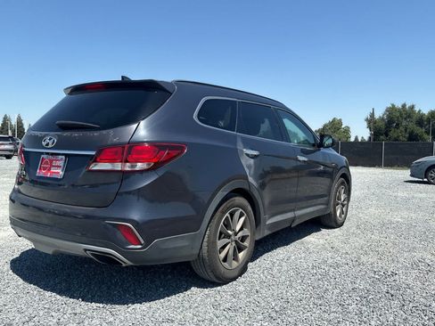 Used 2017 Hyundai Santa Fe SE w/ Cargo Package FWD image 3