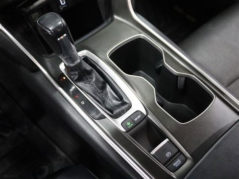 Used 2018 Honda Accord Sport image 25