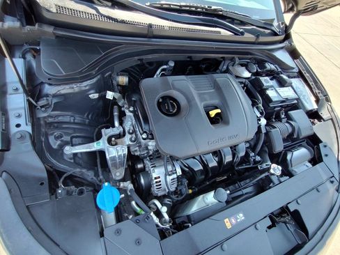 Used 2020 Hyundai Elantra SEL FWD image 12