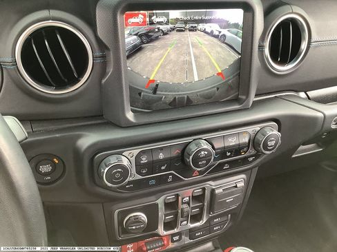 Used 2021 Jeep Wrangler Unlimited Rubicon 4xe w/ Cold Weather Group AWD/4WD image 16