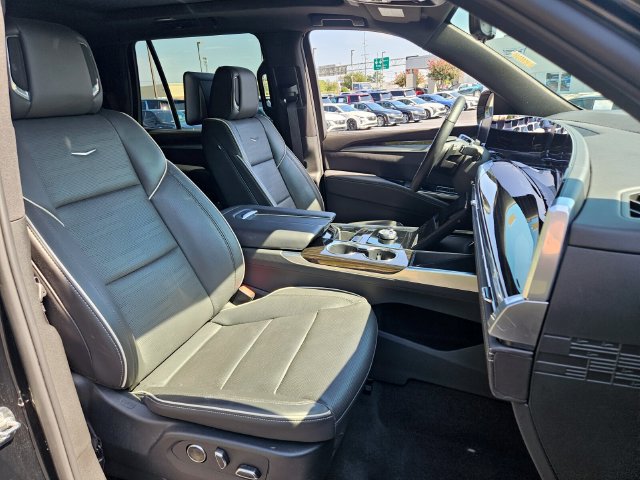 Certified 2026 Cadillac Escalade Luxury AWD/4WD image 20